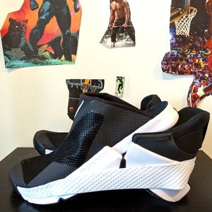 Nike Go Flyease Mens 10 Womens 11.5 Black & White